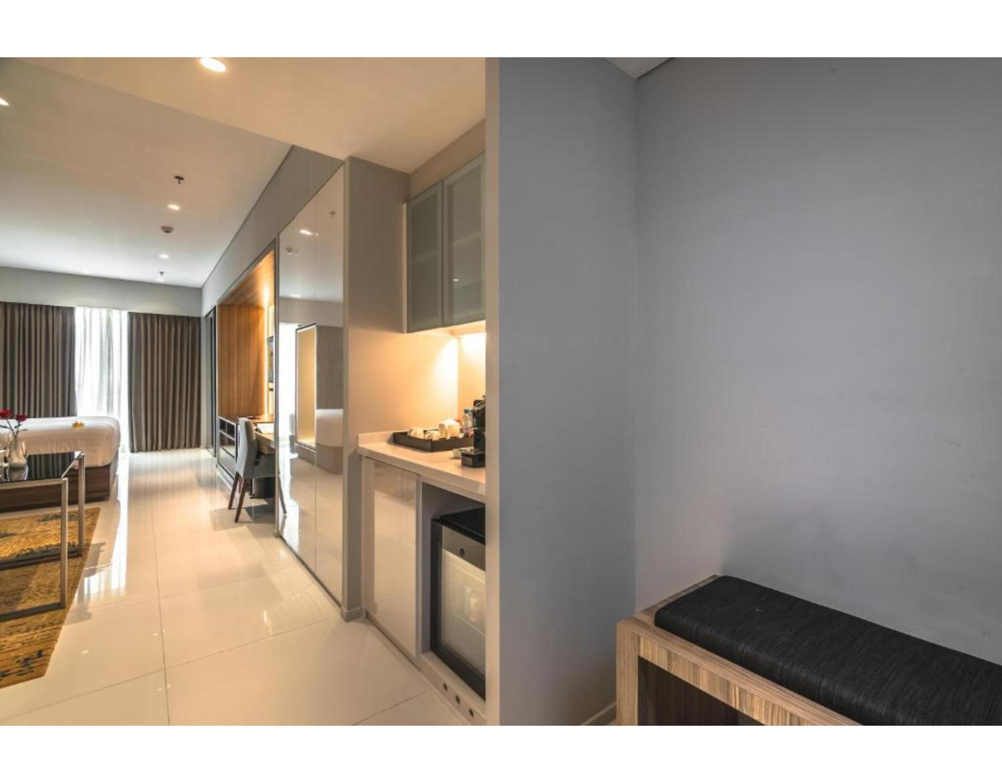 โอ๊ควูด โฮเต็ล แอนด์ เรสซิเดนซ์ ซูราบายา Aparthotel สุราบายา ภายนอก รูปภาพ