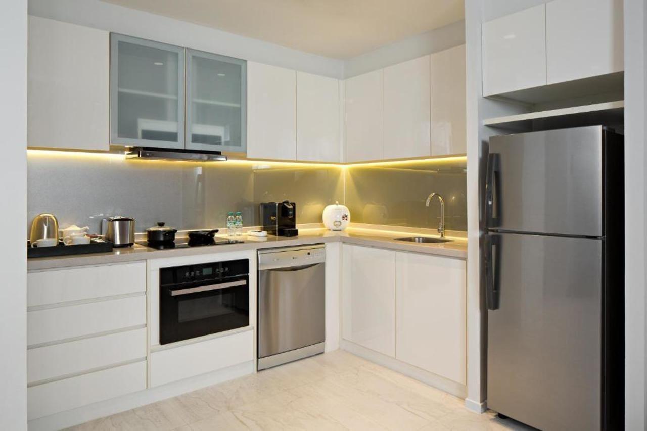 โอ๊ควูด โฮเต็ล แอนด์ เรสซิเดนซ์ ซูราบายา Aparthotel สุราบายา ภายนอก รูปภาพ