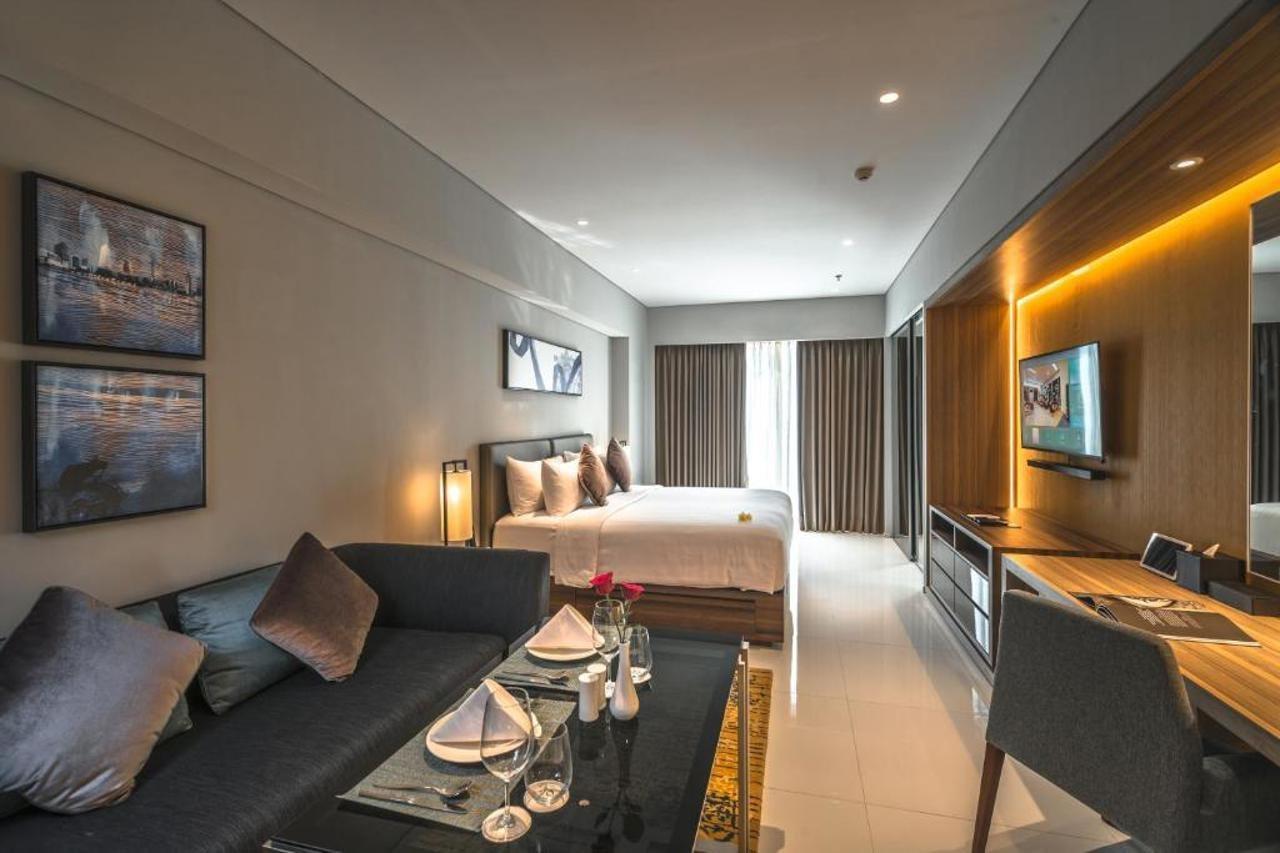 โอ๊ควูด โฮเต็ล แอนด์ เรสซิเดนซ์ ซูราบายา Aparthotel สุราบายา ภายนอก รูปภาพ