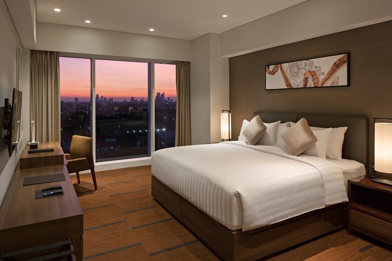 โอ๊ควูด โฮเต็ล แอนด์ เรสซิเดนซ์ ซูราบายา Aparthotel สุราบายา ภายนอก รูปภาพ