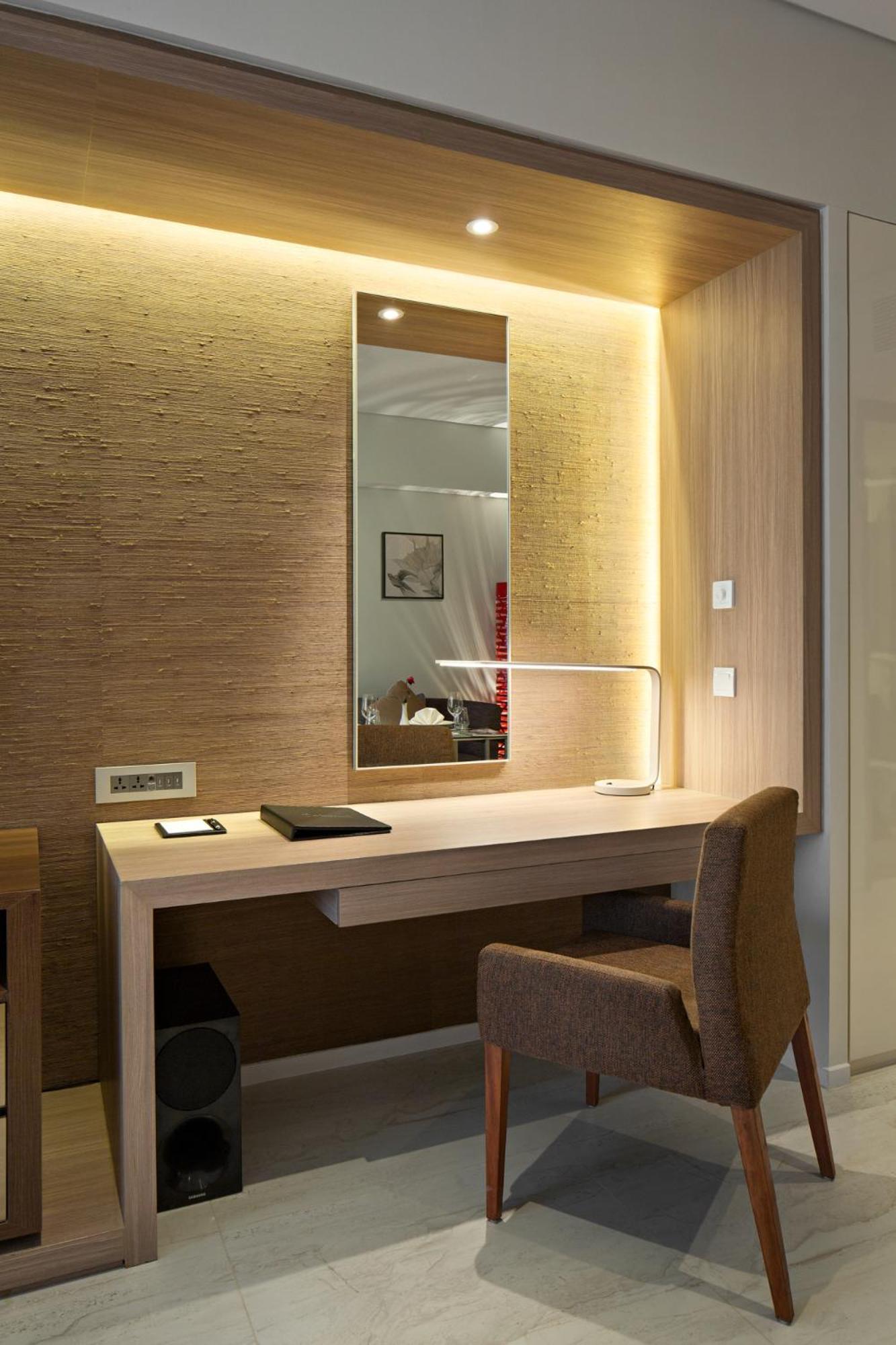 โอ๊ควูด โฮเต็ล แอนด์ เรสซิเดนซ์ ซูราบายา Aparthotel สุราบายา ภายนอก รูปภาพ