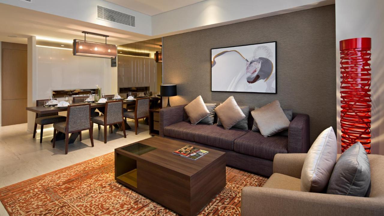 โอ๊ควูด โฮเต็ล แอนด์ เรสซิเดนซ์ ซูราบายา Aparthotel สุราบายา ภายนอก รูปภาพ