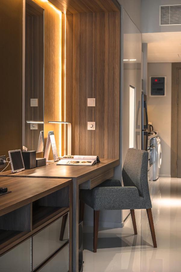 โอ๊ควูด โฮเต็ล แอนด์ เรสซิเดนซ์ ซูราบายา Aparthotel สุราบายา ภายนอก รูปภาพ