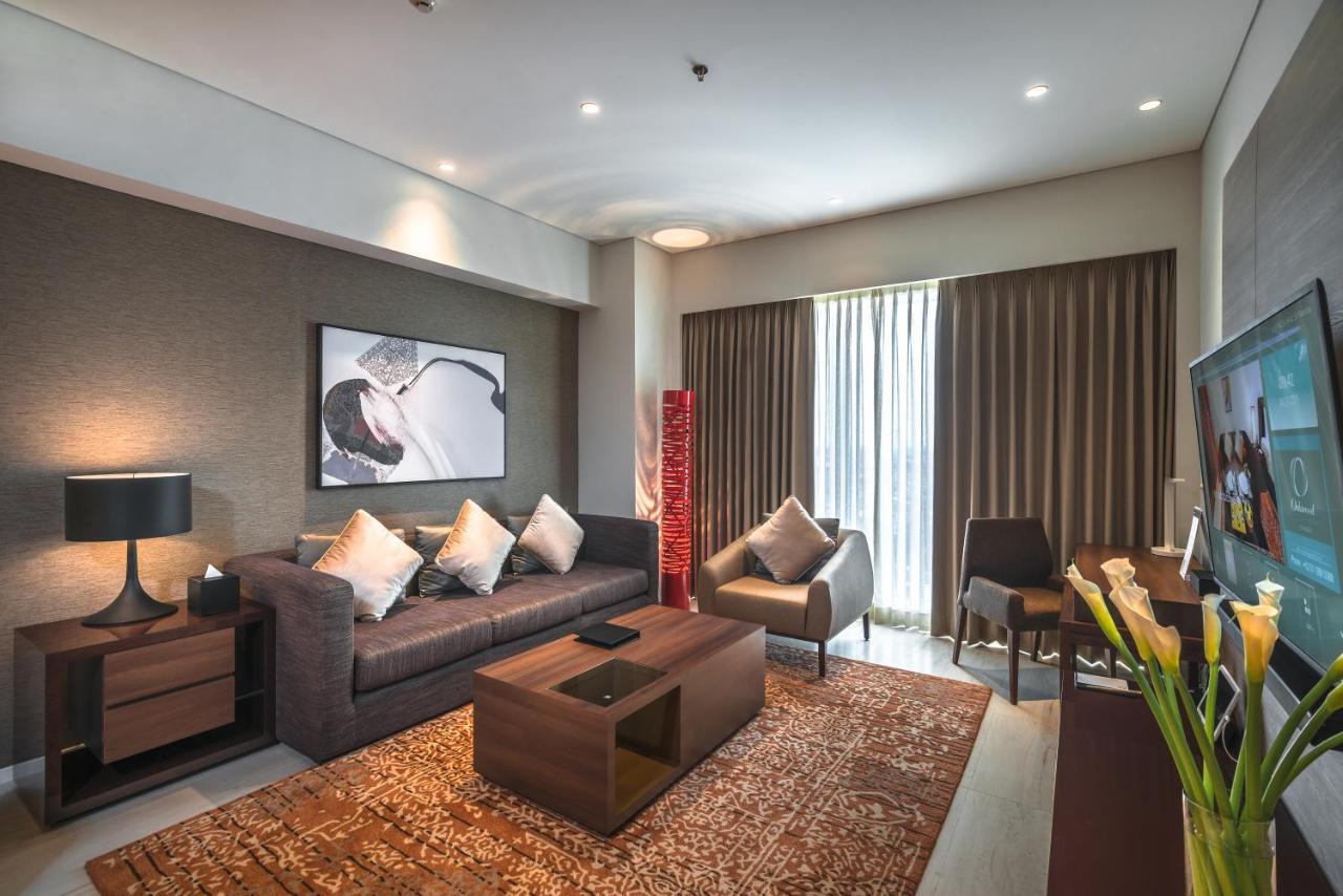 โอ๊ควูด โฮเต็ล แอนด์ เรสซิเดนซ์ ซูราบายา Aparthotel สุราบายา ภายนอก รูปภาพ